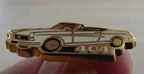 Pin voiture peugeot 404 - pin's,