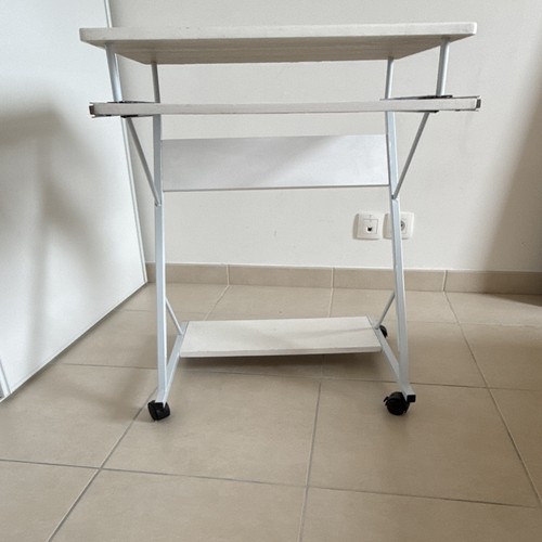 Bureau ordinateur blanc métal