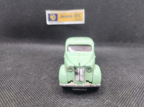Renault juvaquatre - ▄▀▄,