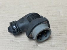 Prise électrique 4 fiches -