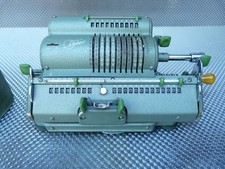ANCIENNE MACHINE A CALCULER