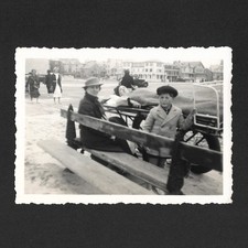Femme fils banc père brancard