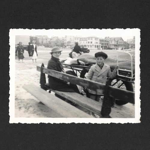 Femme fils banc père brancard