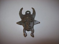 Ancien pendentif en bronze Art