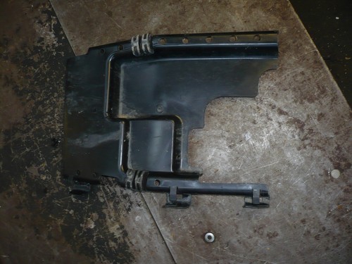 Plastic dessous reservoir - dessous,