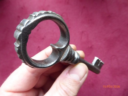 Belle clé clef ancienne - belle,