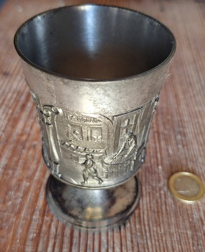 Timbale gobelet étain - , scènes