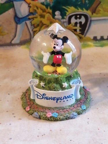 Boule neige figurine disney - boule, À