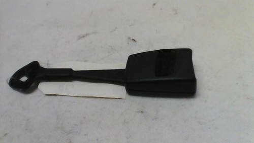 Attache ceinture avant - , droit
