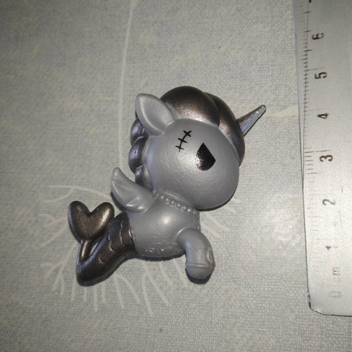 Art toy figurine - figurine, premium