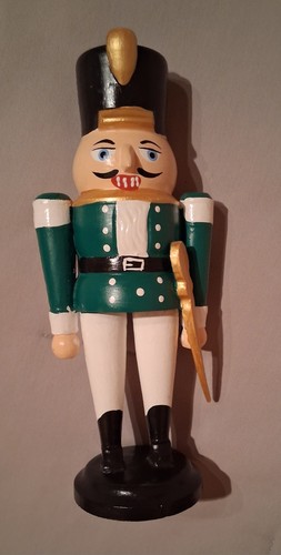 Statuette casse noisette - statuette,