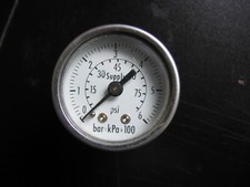 Manomètre métallique