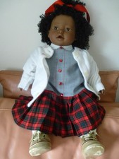 Grosse poupée réaliste