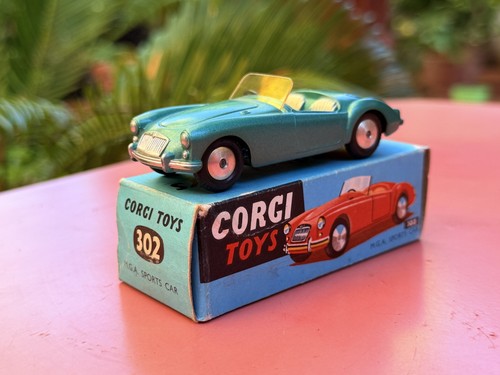 Corgi toys 302 roadster - mg, a