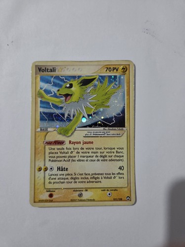 Carte pokémon voltali star - :,