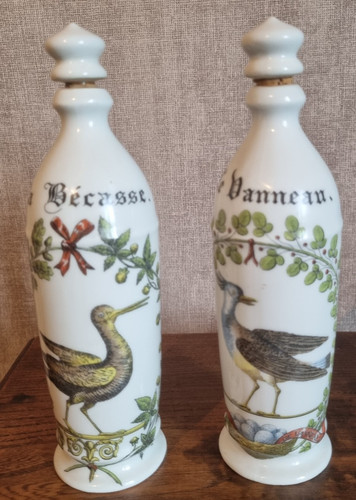 Elegant porcelain oil and