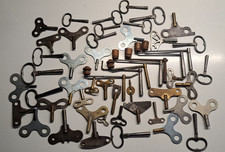 LOT DE 51 ANCIENNES CLES PENDULE HORLOGE COMTOISE