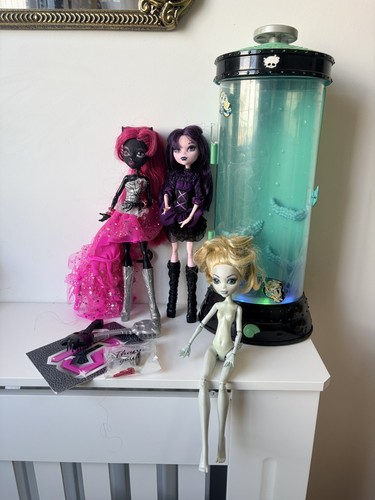 Poupée monster high - poupée,