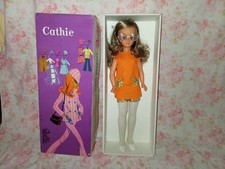 Poupée Cathie bella dans sa