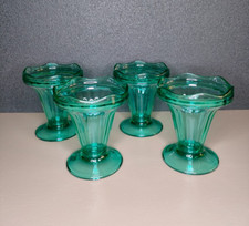 LOT DE 4 COUPES À