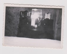 old photo ?️ interior dressing table mirror radio 1940s snapshot vintage