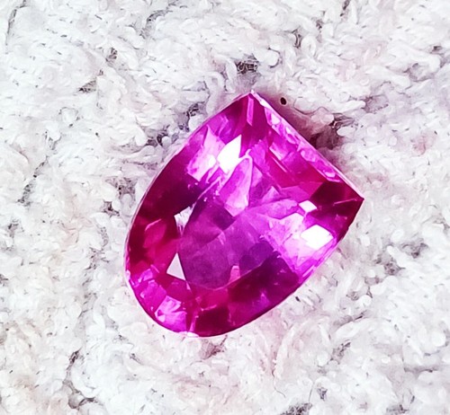 Gemme naturelle tanzanite - gemme, rose