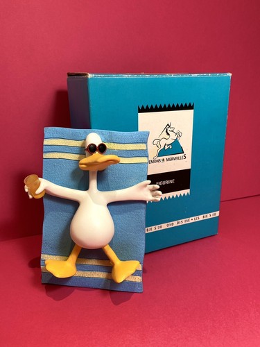 Figurine duck sitting - figurine,
