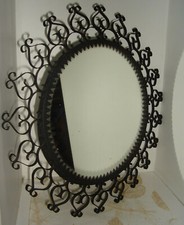 Ancien miroir en fer forgé -