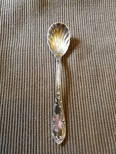 Cuillère à saupoudrer sucre