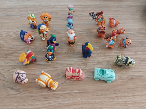 Lot figurines kinder - de,