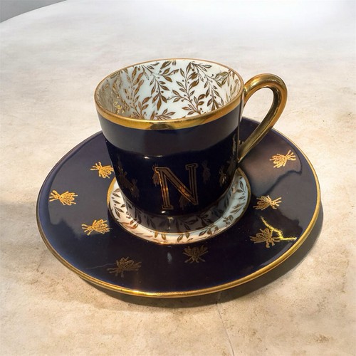 Tasse sous porcelaine - tasse,