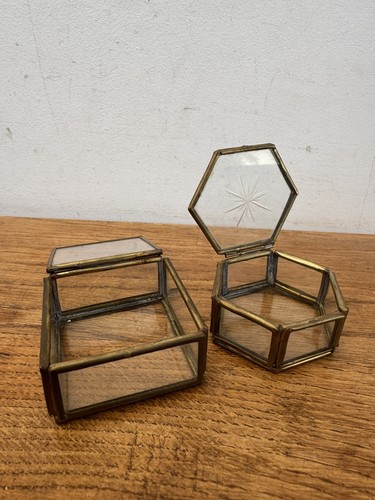 Lot coffrets boîtes à - 2,