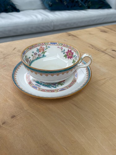 Ancienne tasse sous en - ancienne,