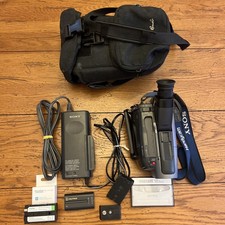 Sony CCD-TRV81 Handycam Hi8 Camcorder Video 8 {8mm} Works Great