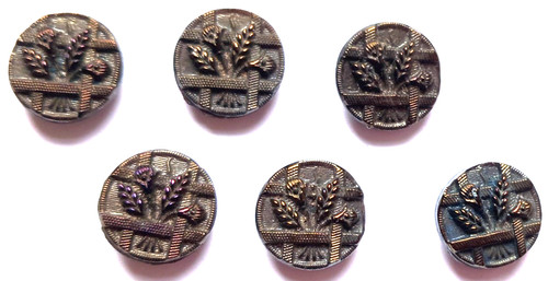 Lot ravissants boutons - de,