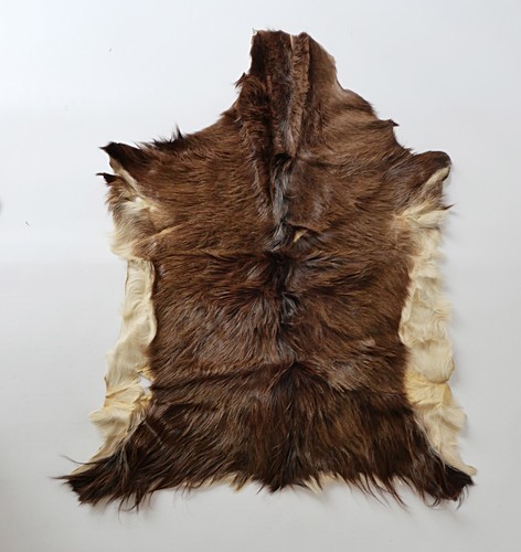 Tapis fourrure peau chevre - de,