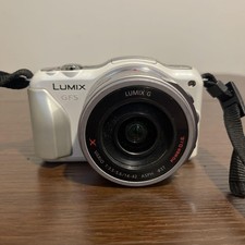 5054 Panasonic LUMIX GF5 White with Lens