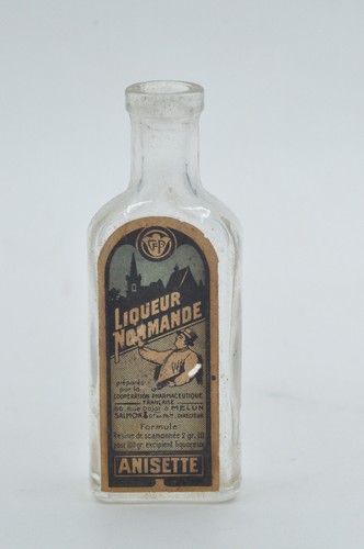 Ancienne petite boutielle