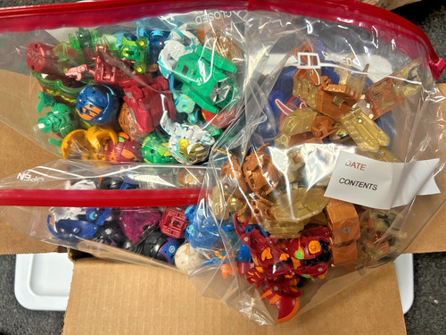 Huge bakugan lot 140 pieces - huge,