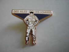 Pin's AVIATION - AVION / PILOTE Des Ailes Des Hommes - Signé STARPIN'S