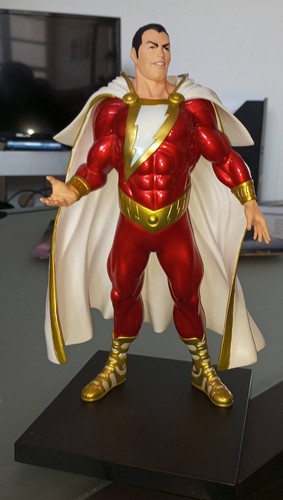 Statue comics shazam - comics,