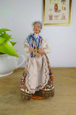 Antique Santon Isis - elderly woman with wicker basket - art de la Vannerie
