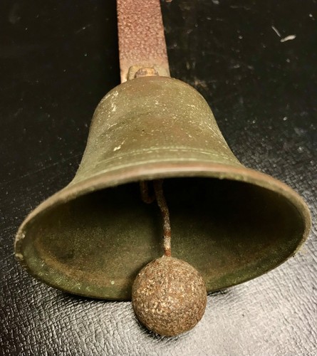 Ancienne cloche château en - de,