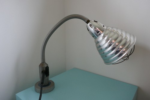 Lampe industrielle aimantée
