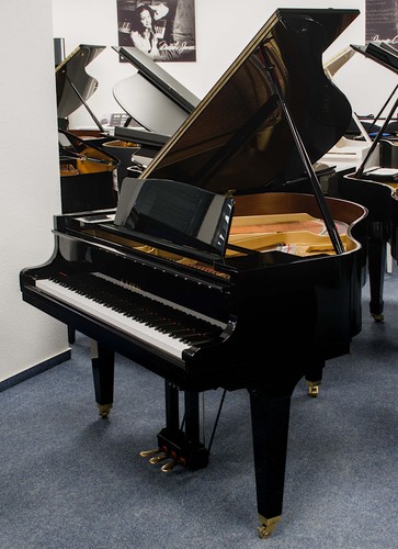 Kawai gm10 piano queue - À,