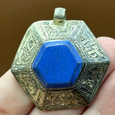 Superbe pendentif ancien enduit d'argent du Proche-Orient avec pierre bleue