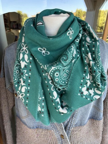 Carré motif bandana vert - carré,