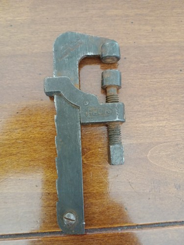 Ancien outil serre - , à