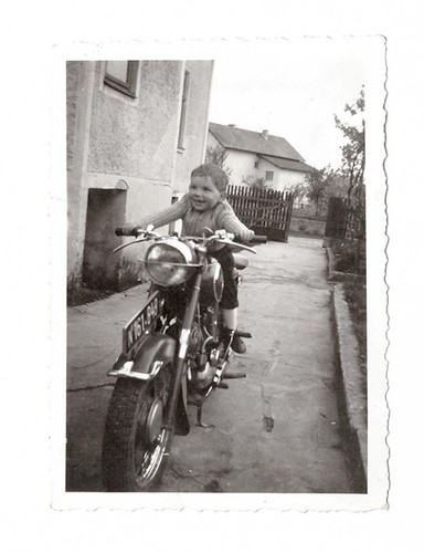 G1685 graçon enfant - graçon, sur