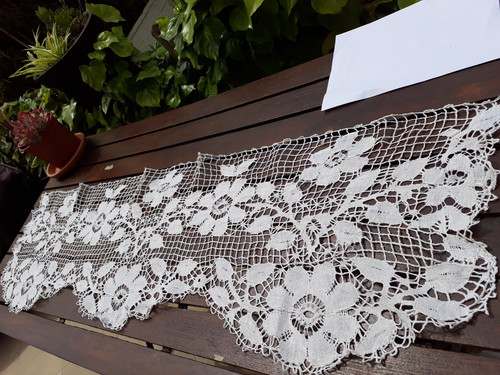 Large volant dentelle - volant,
